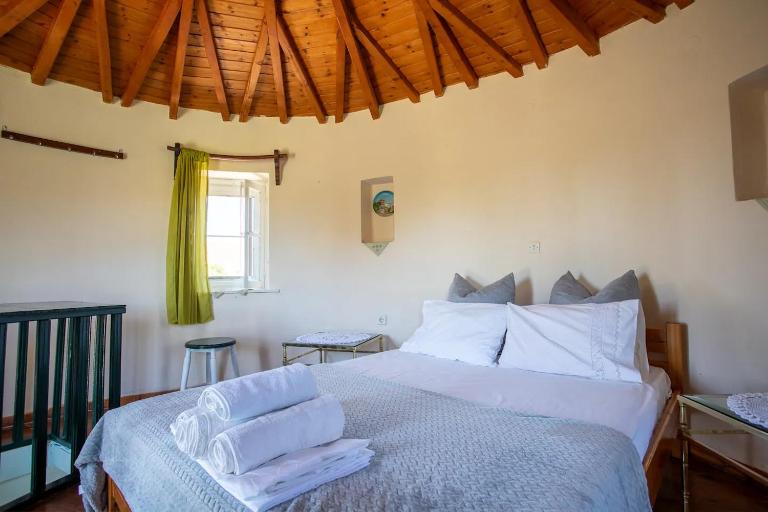 Windmill for Two near Skala Eressos - B&B Eresós