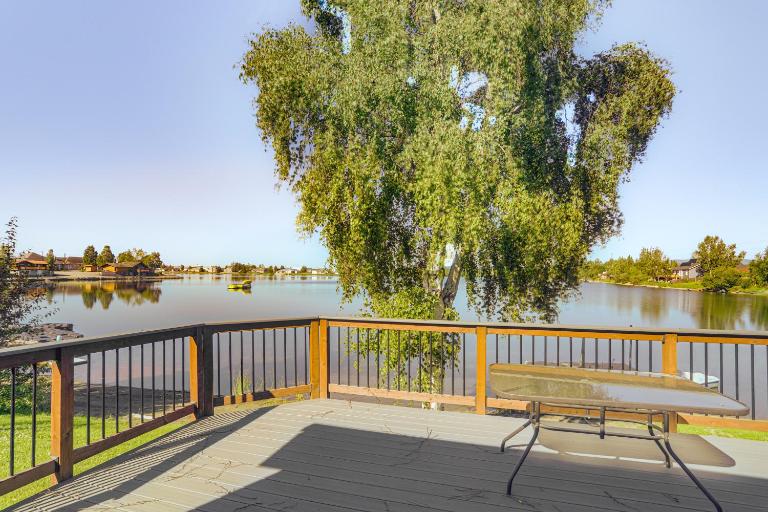 Lakefront Fairbanks Home w/ Private Beach! - Ferienwohnung Fairbanks