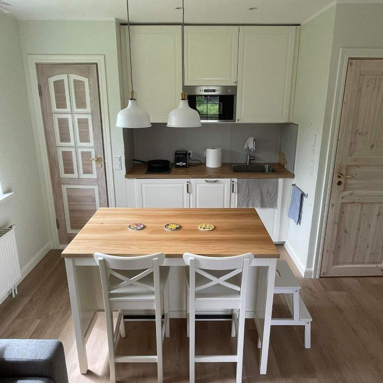 Daisy Lake House - B&B Papsaare