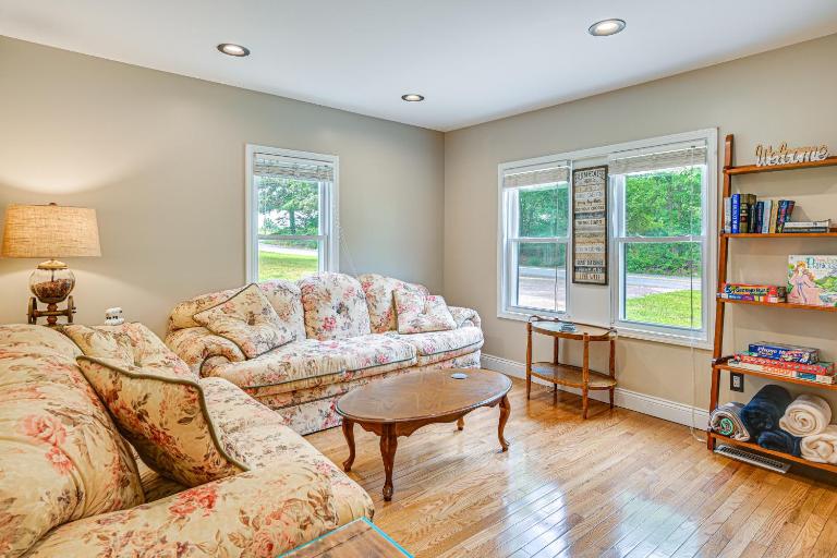 Peaceful Murray Home ~ 8 Mi to Kentucky Lake! - B&B Murray