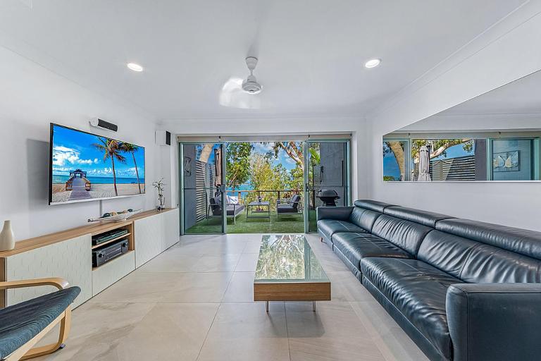 Sunset On Hamilton Island - 2 Bedroom Apartment with views and buggy - Chambres d'hôtes Hamilton Island