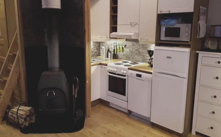 Cosy Holiday Cabin in the Heart of Lapland - B&B Ylisuo