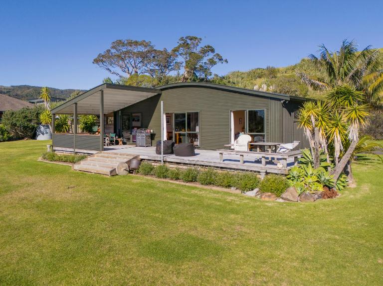 Wai Whare - Kūaotunu Holiday Home - B&B Whitianga