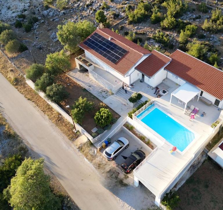 Villa Velim - Stunning view & Heated private pool - B&B Stankovci