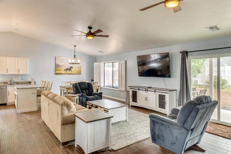 Private Hot Tub: Show Low Home 3 Mi to Lake - Chambres d'hôtes Show Low