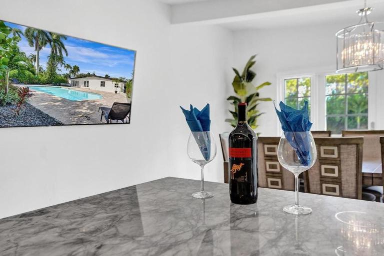 New ! Pool House 3-bedroom Home Victoria Park - B&B Fort Lauderdale