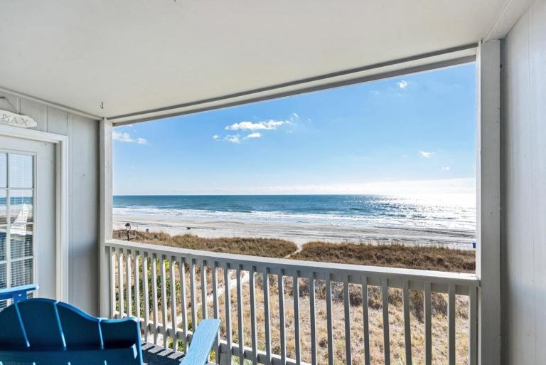 Chateau By the Sea Cozy Oceanfront Unit B3 - B&B Myrtle Beach