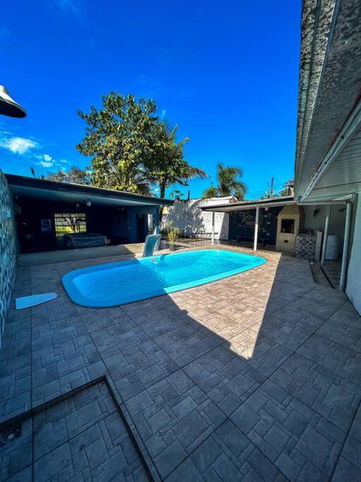 Sinuca, piscina, churrasco e praia! - B&B Matinhos