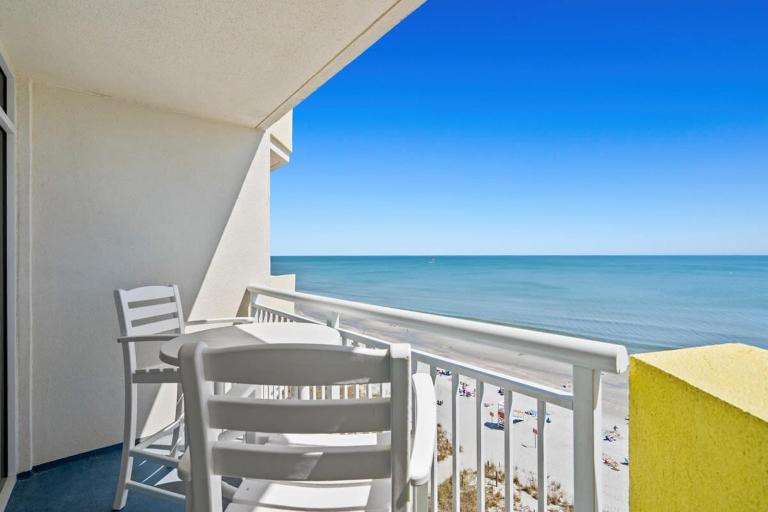 Baywatch Resort Oceanfront Unit 1004 - B&B Myrtle Beach