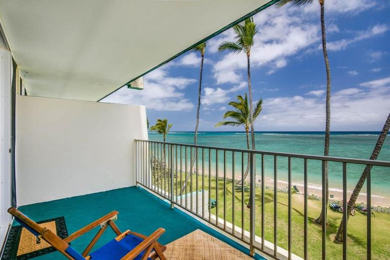 Luxury Beachfront Condo - B&B Hau‘ula
