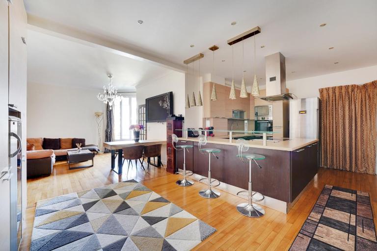 Joli 90m2 - 2 ch proche Champs-Elysees, climatise - B&B Neuilly-sur-Seine