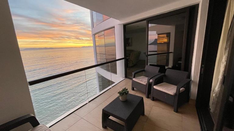 Ocean View 1004 Luxury Backup Power - Bed and Breakfast Strand