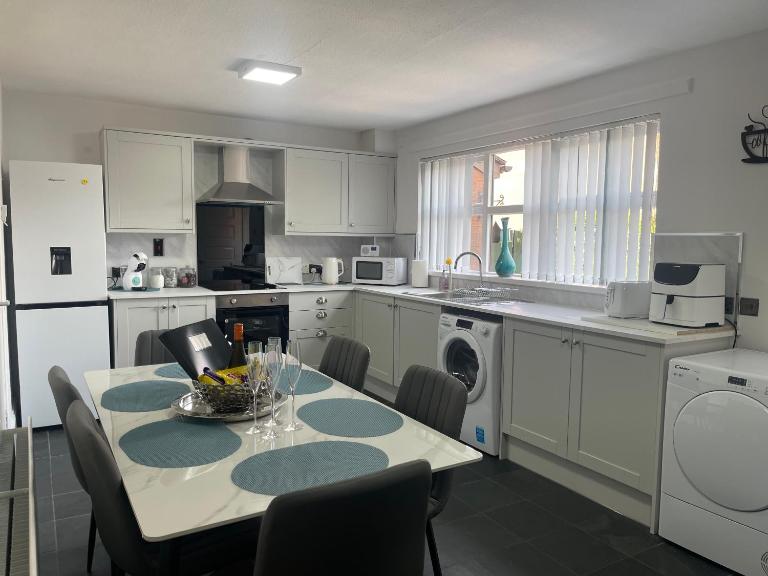 Belfast Grand Central Living 5 Minutes Walk From Grand Central Station - B&B Belfast