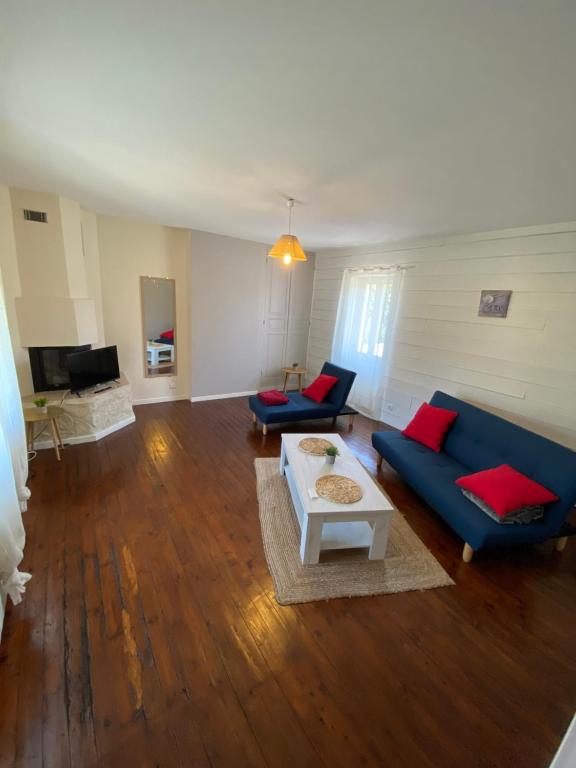 Maison de village avec terrasse - Chambres d'hôtes Malataverne