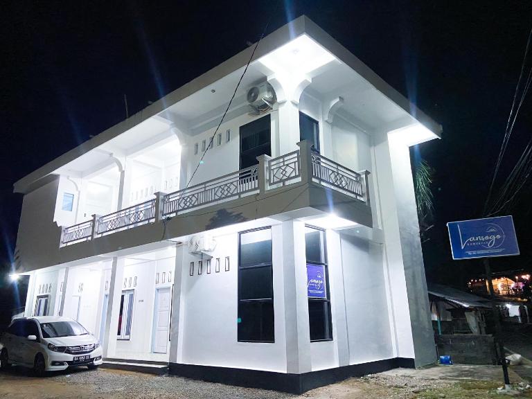Lansogo Homestay - B&B Painan