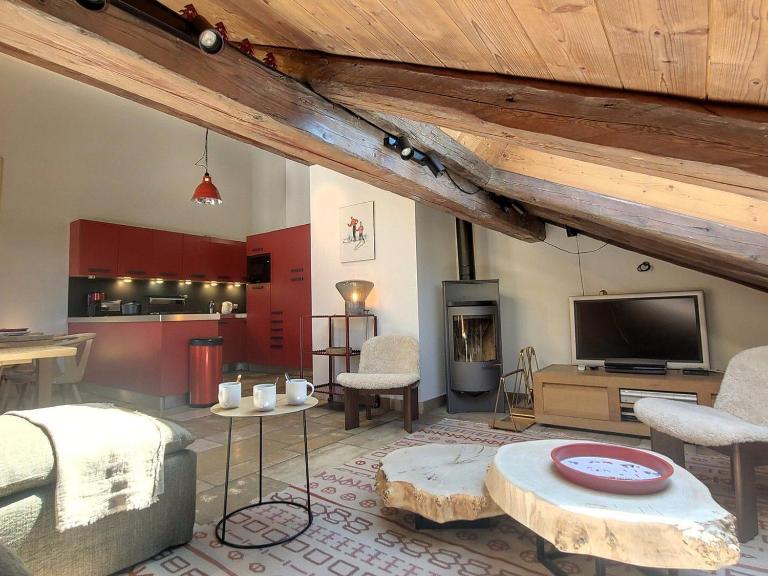 Appartement sous toit spacieux pour 8 pers., parking inclus - FR-1-598-172 - Chambres d'hôtes Les Gets