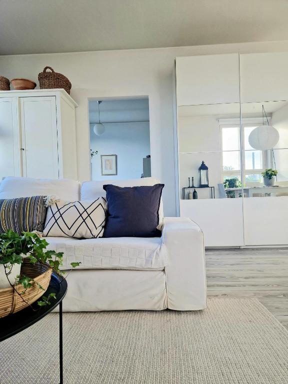 Hima Apartment Stockholm with parking - B&B Tampere