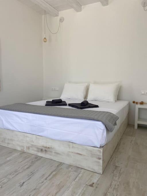 Brizo - TCupStudios - B&B Cythera
