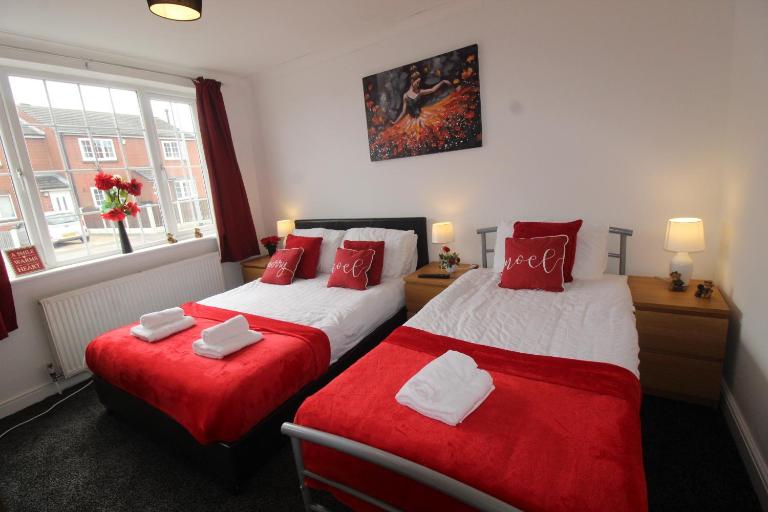 High Street House Thurnscoe by Smart Corporate Stays - B&B Barnsley
