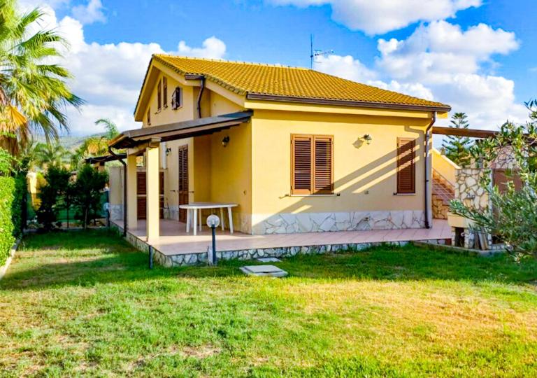 Villa Lumia - B&B Campofelice di Roccella