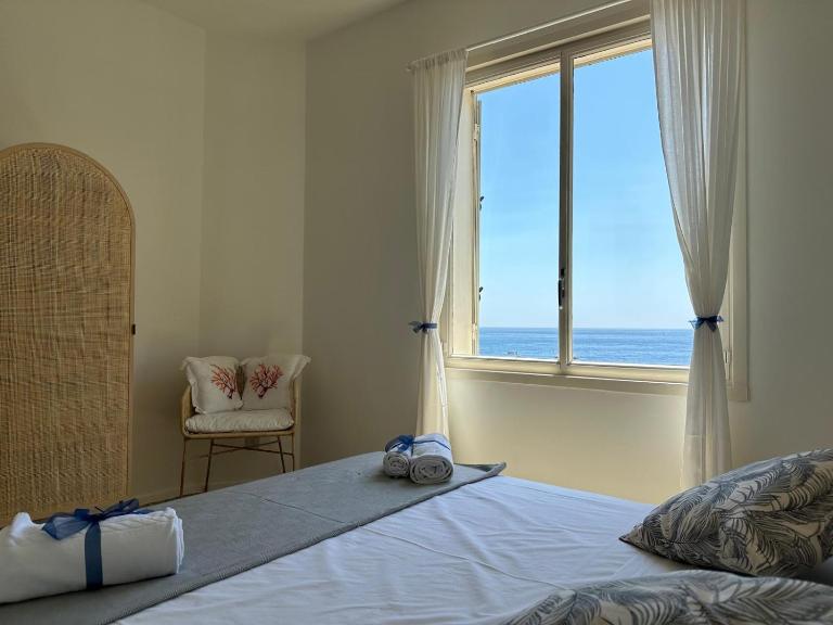 FronteMare & MariMare Isola Bella Apartment by Taormina Holidays - B&B Taormina