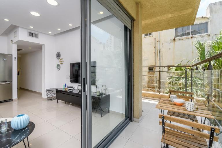 Very nice 1 BDR apartment 2 min from the beach ! - Ferienwohnung Tel Aviv
