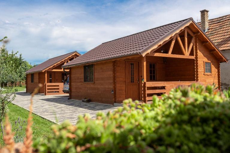 Kövirózsa Vendégház - B&B Cserépfalu