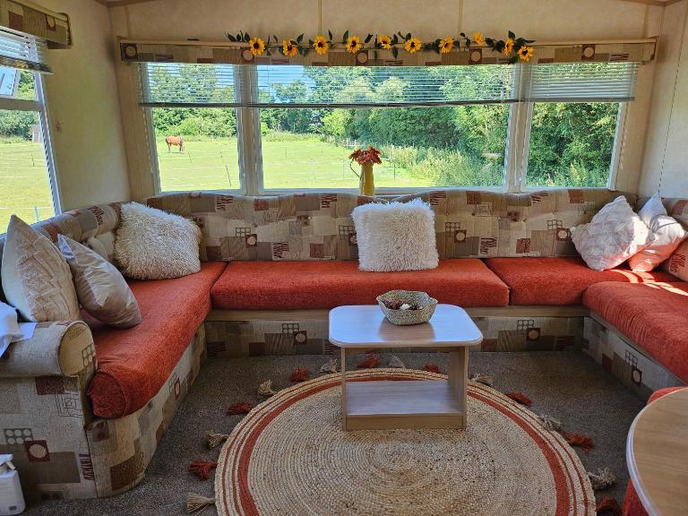 Equestrian Retreat - Sleeps 4 & Bbq - B&B Trusthorpe