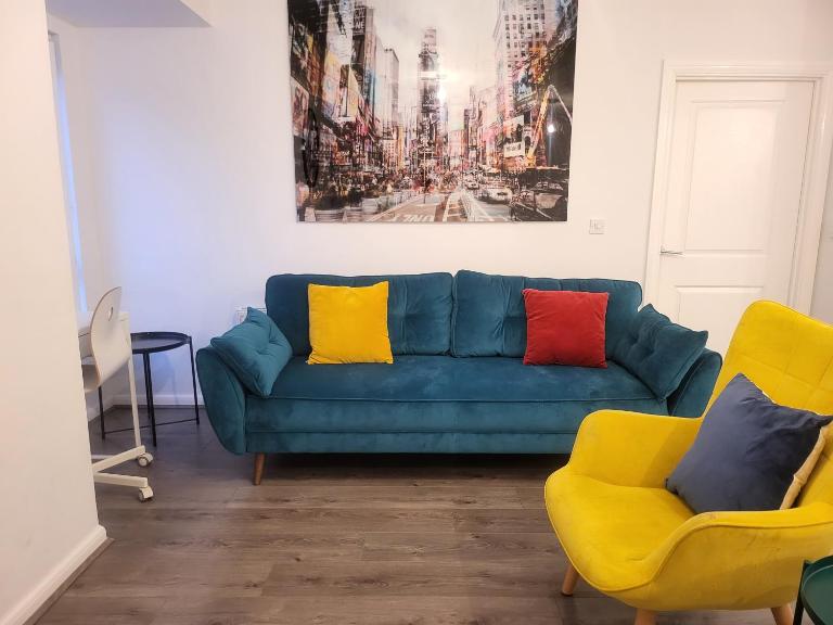 Garland Modern Apartment, Dartford 1 with Parking - Chambres d'hôtes Dartford