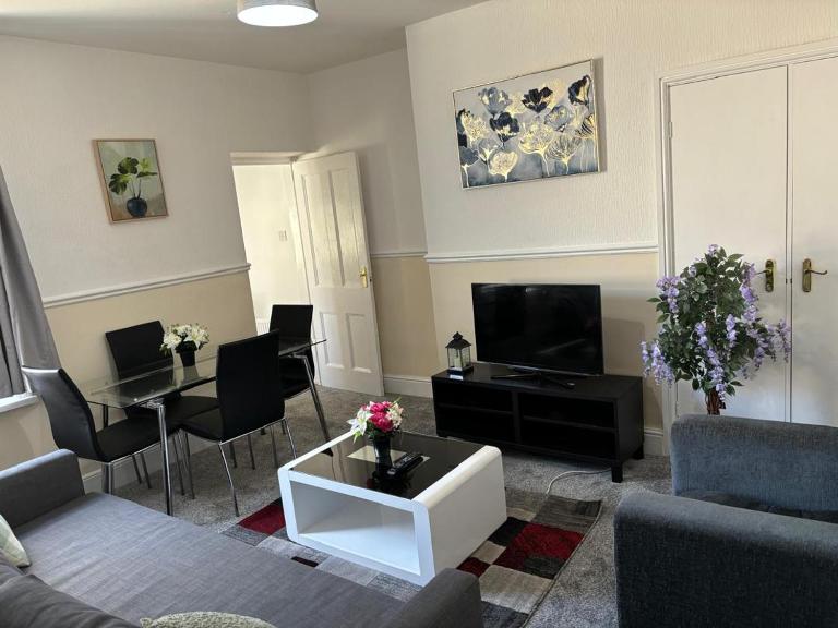 Zinoc Delight, free parking, at City centre, close to the sea & lovely places - B&B Blyth