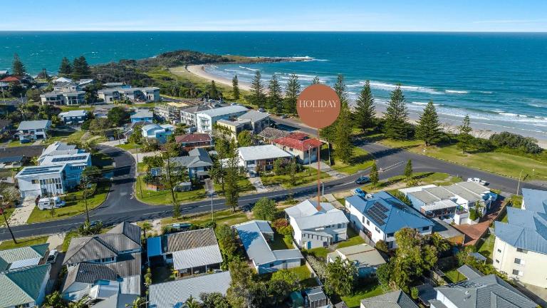 Beachdrift - Pet-Friendly Escape Just Steps to Pippi Beach - Holiday Yamba - B&B Yamba