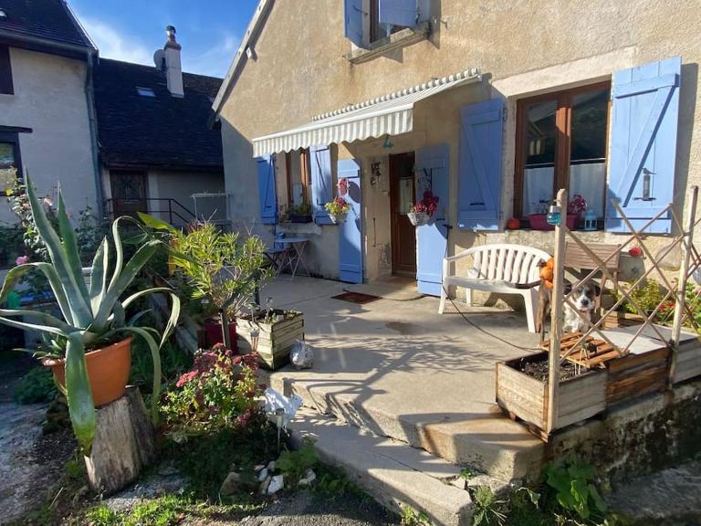 Maison avec terrasse avec vue sur la Reculée - Ferienwohnung Les Planches-près-Arbois