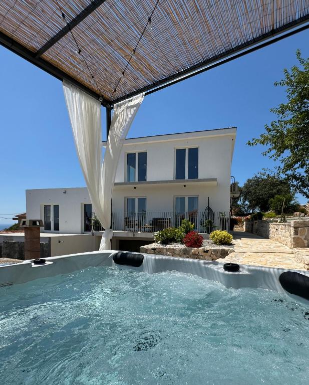 Rural home Basin dvor with jacuzzi - Bed and Breakfast Vinišće