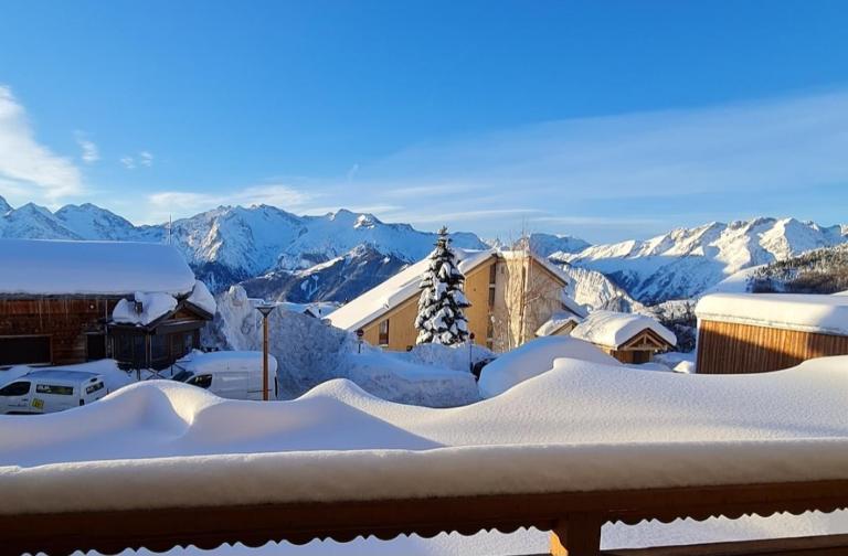 Studio Vieil Alpe avec vue et garage privé - Bed and Breakfast Huez