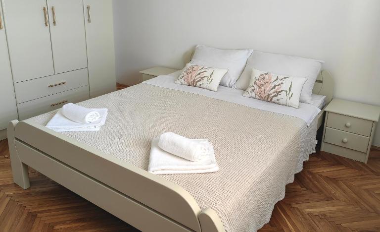 Orient Apartman - Bed and Breakfast Sremska Kamenica