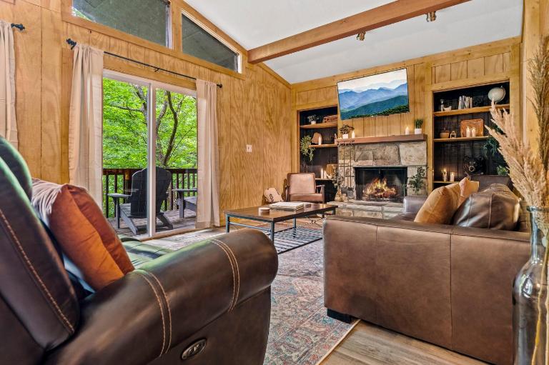 Hibernation Station - B&B Gatlinburg