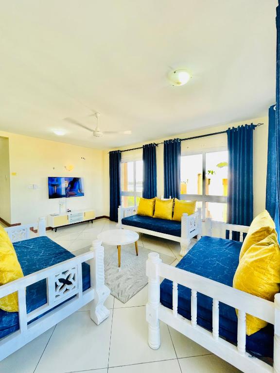 Elna's Nyali - Work & Unwind - Pool, Sea Views, AC & Fast Wi-Fi - B&B Mombasa