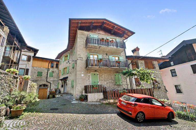 Villa Pastoedo Apartments - B&B Tenno