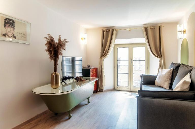 Vanity Flat by "The House Of Travelers" - B&B Como