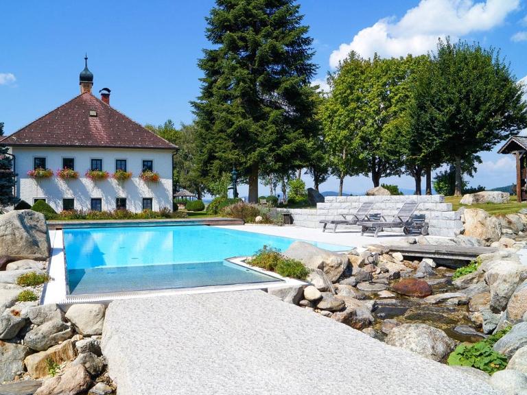 Peaceful Double Room in Austrian Farm Stay - B&B Iglbach