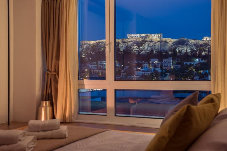 Spectacular Acropolis View in Monastiraki - B&B Atenas