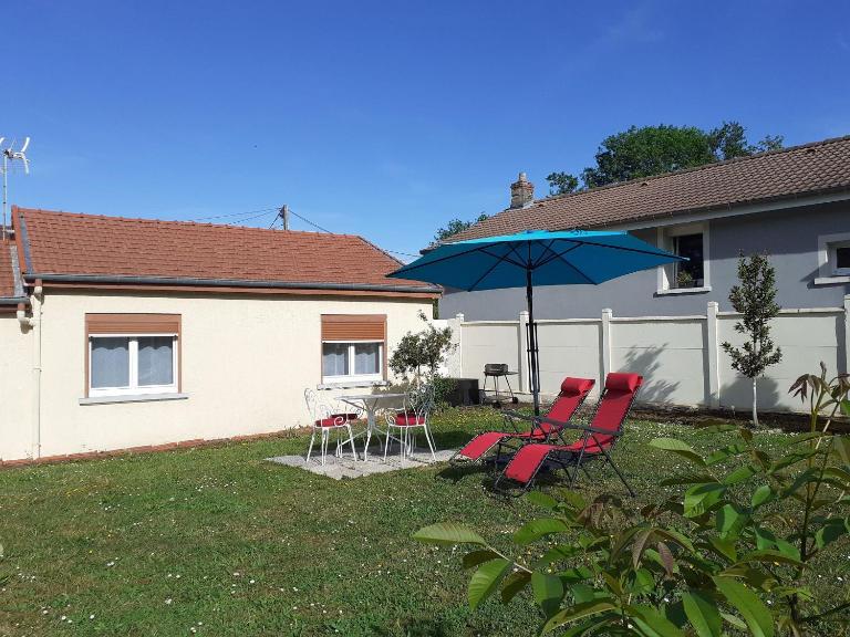 Petite maison rénovée proche centre Lunéville, jardin, barbecue, parking privatif, à 30 min de Nancy - FR-1-584-180 - B&B Lunéville