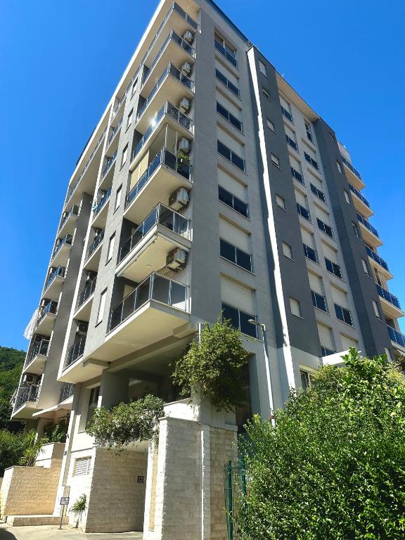 Square Inn - Ferienwohnung Budva