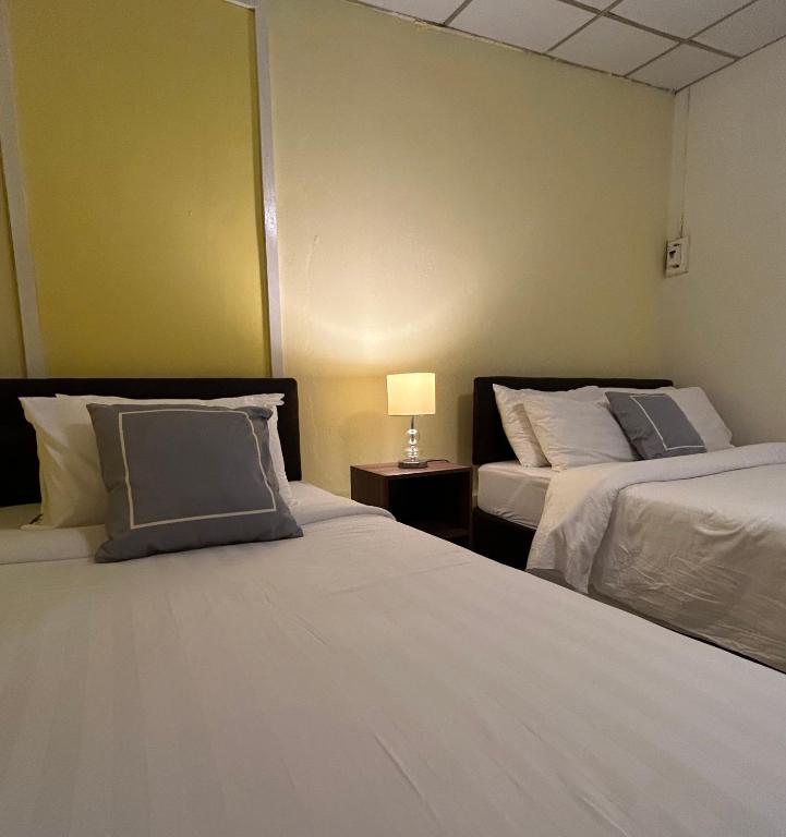Studio Room with private kitchen and Bathroom - B&B Ban Phlu Yai