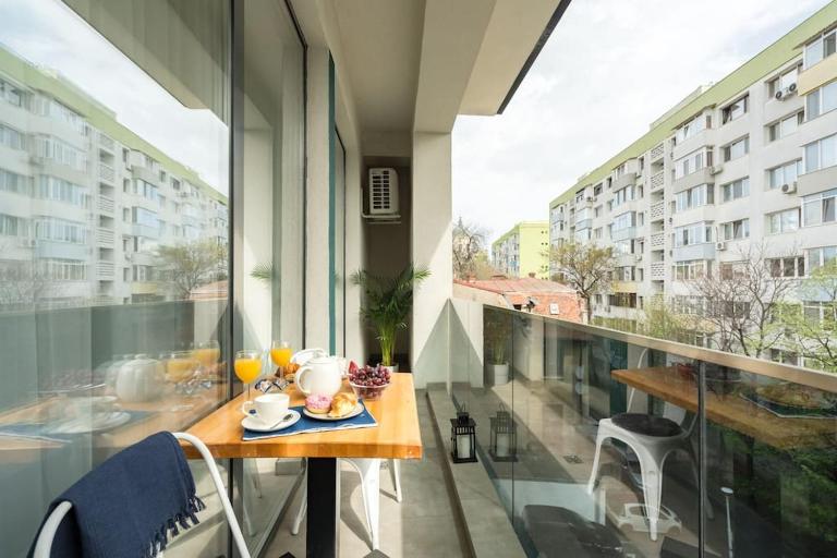 Central 15 Apartment - New Building & Parking - B&B Bucarest