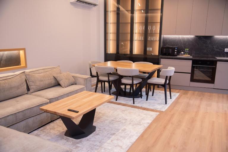 Tani Apartment - B&B Tirana