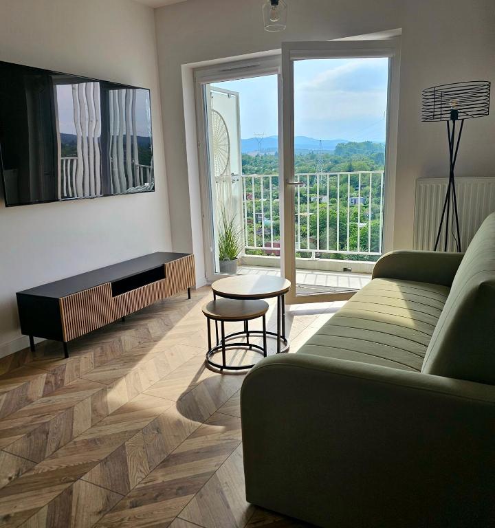 APARTAMENT Z WIDOKIEM Wałbrzych - Ferienwohnung Wałbrzych