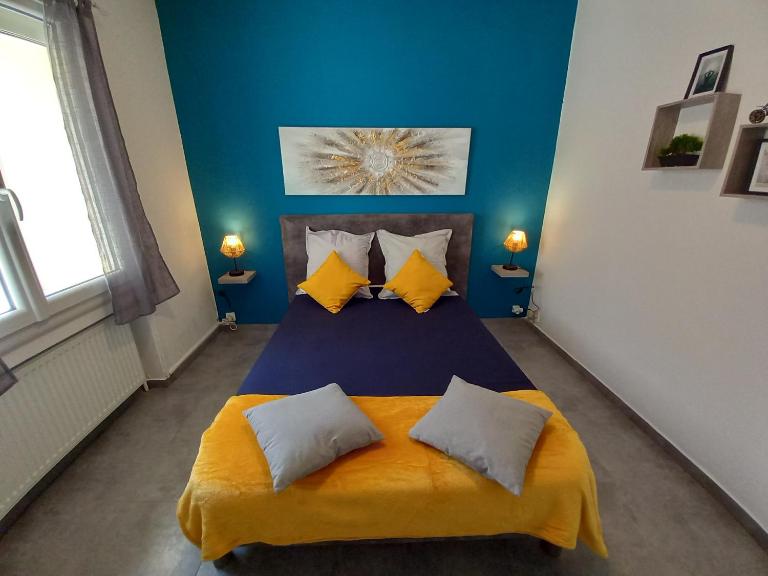 Appart T3 avec Cours et Parking Privé - Bed and Breakfast Montélimar
