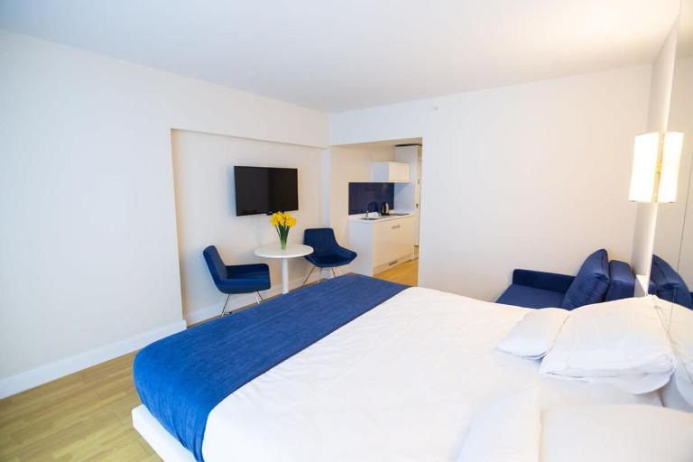 Studio Apartment In Orbi Tower - Chambres d'hôtes Batoumi