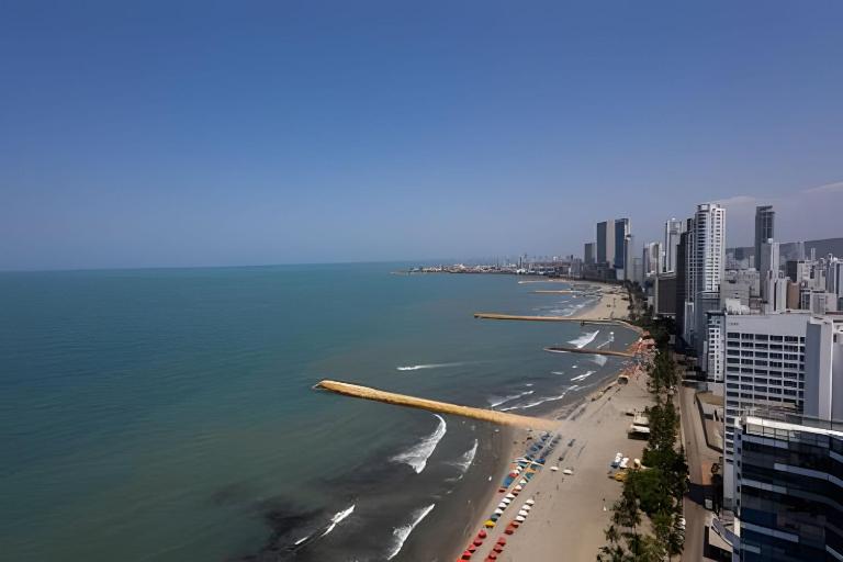 Laurdhomes Lujoso Apto Piso 28 frente al mar, 2BTH - B&B Cartagena de Indias